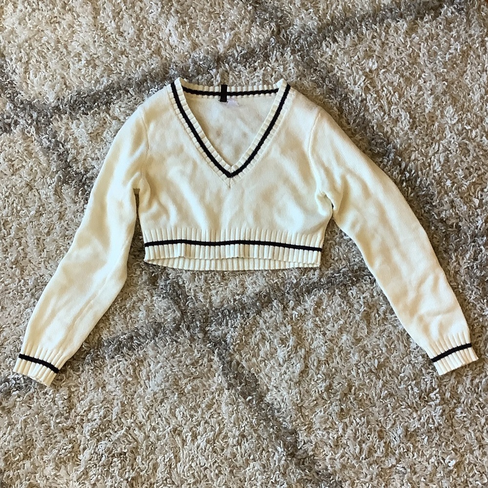 Divided by H&M White sweater!✨